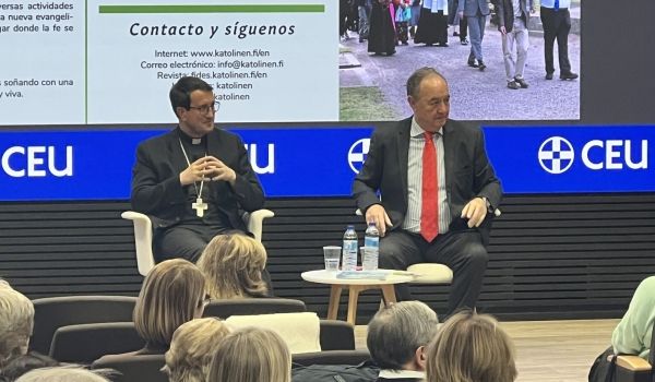 mons-goyarrola-comparte-anecdotas-ineditas-con-dos-papas