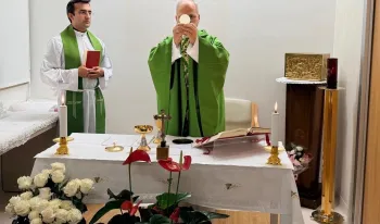leon-xiv-reaparece-celebrando-misa-tras-su-operacion-de-pulmon