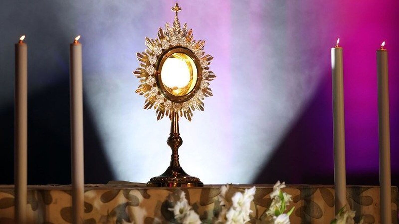 Roban el Santísimo en una capilla de Nigeria y la Iglesia convoca oración Roban el Santísimo en una capilla de Nigeria y la Iglesia convoca oración