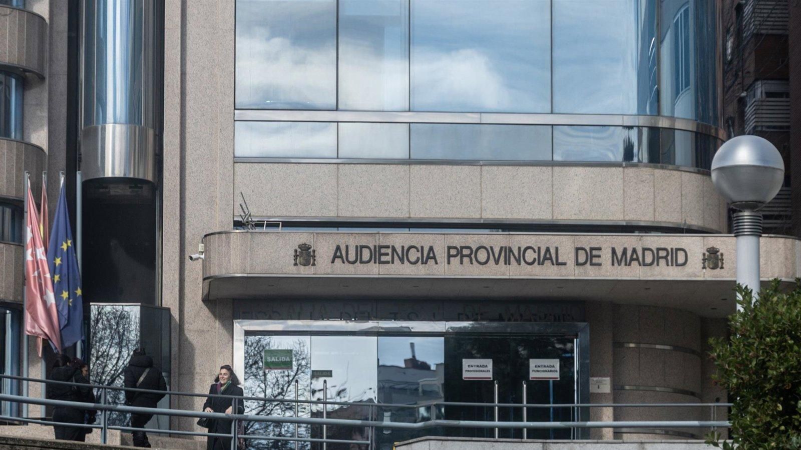 Un sacerdote de Vallecas se enfrenta a 15 años por presuntas agresiones sexuales Un sacerdote de Vallecas se enfrenta a 15 años por presuntas agresiones sexuales