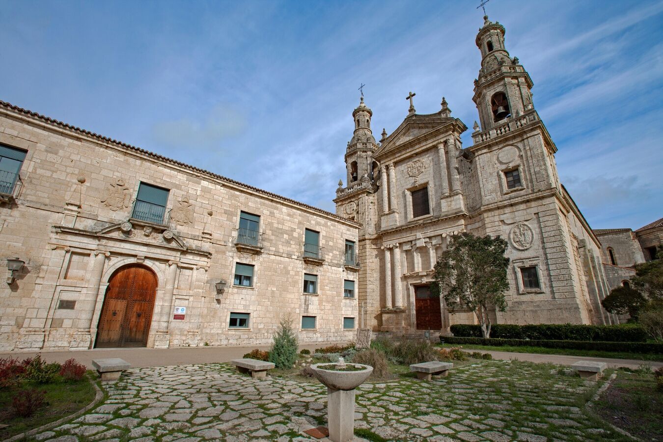 Profanan un sagrario en Valladolid y roban las Sagradas Formas