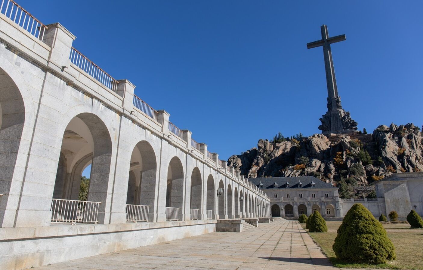 El Gobierno excluye a los benedictinos del Valle de los Caídos