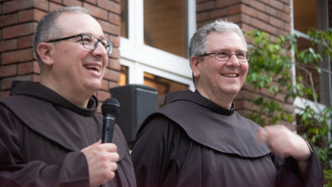 Un franciscano compara a san Francisco con san Josemaría